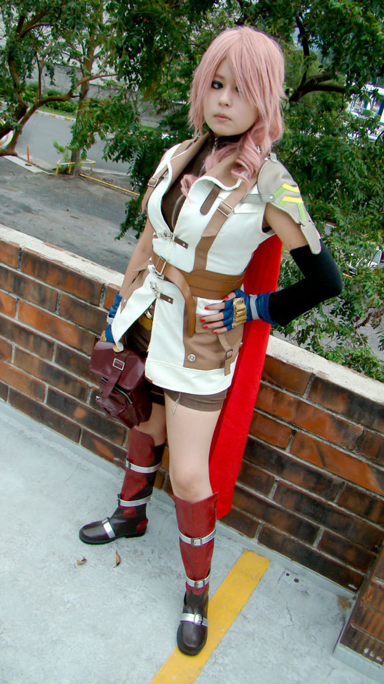 cosplay of Claire Farron from Final Fantasy XIII